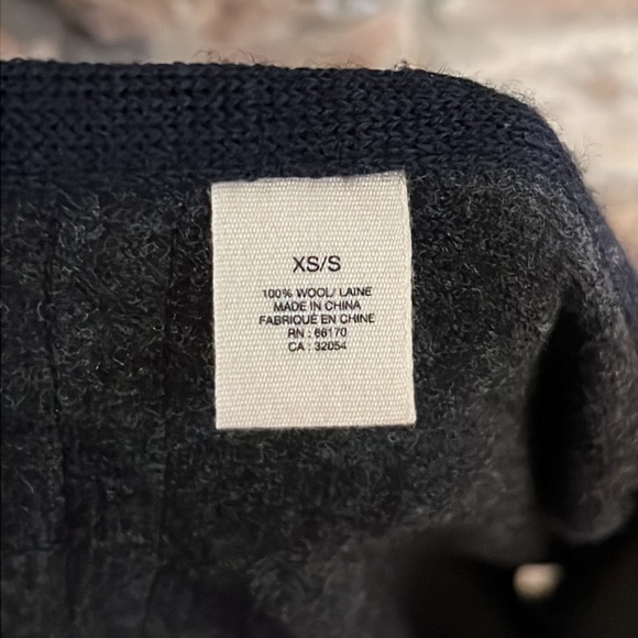 Moth Anthropologie Grey 100% Wool Poncho Hoodie - Picture 7 of 8